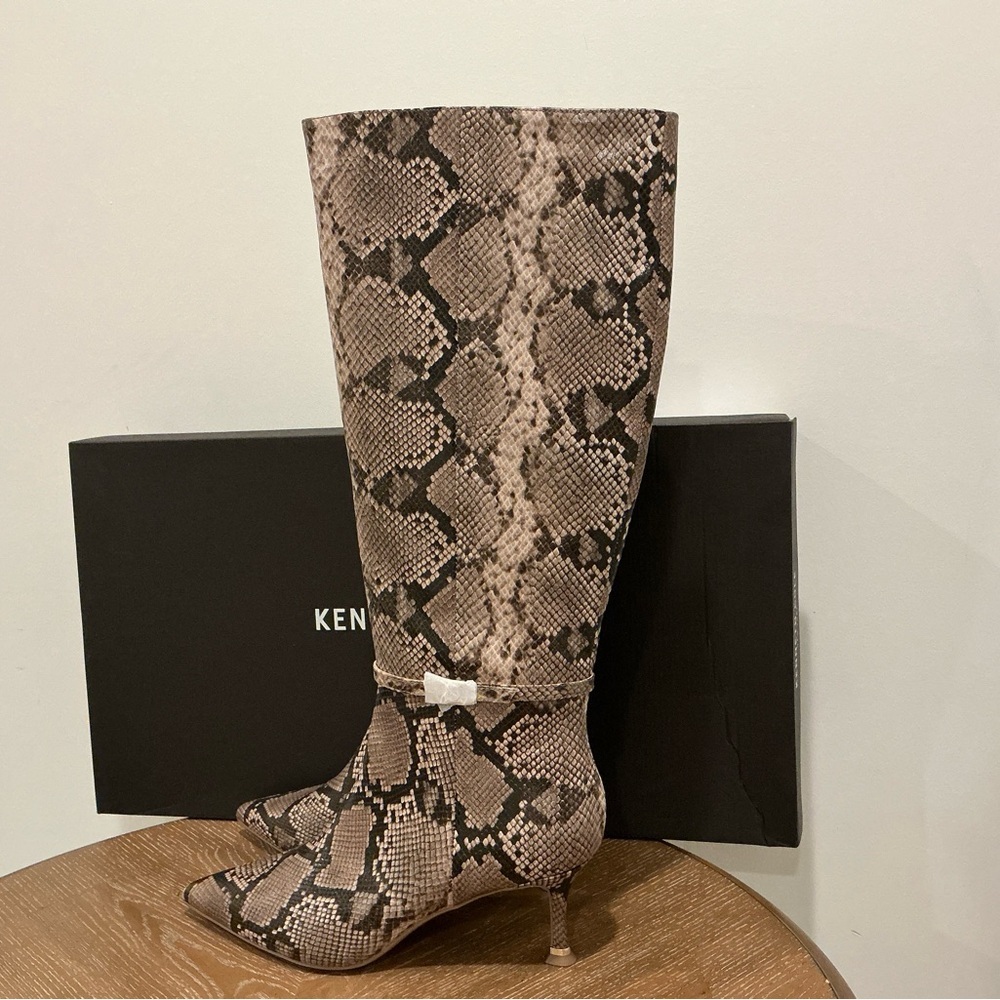 Kenneth Cole New York
Women's Utah Pointed Toe Knee High Boots - Picture 5 of 5